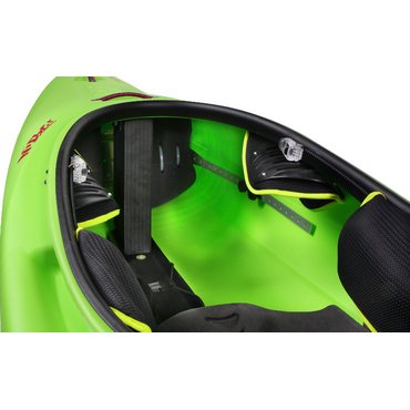Prijon BEAST PR-X Türkis PR-X Wildwasser Sitzanlage<br>
<br>
Die Prijon PR-X Sitzanlage setzt neue Maßstäbe in Sachen Komfort und geringem Gewicht!<br>
Im superleichten und präzise geformten Schaumsitz hast du stabilen Halt, sitzt bequem und der Sitzwinkel passt. Er dämpft alle Stösse, ist griffig, wiegt nur 200g und vermittelt dir in ein perfektes Feedback. Der Sitz kann mit wenigen Handgriffen einfach an die für dich optimale Position versetzt werden. Sicheren Halt des Sitzes im Boot garantiert der seitliche Formschluss mit den Schaumkeilen in Verbindung mit der Bodenschiene. Die spritzgegossene Bodenschiene mit Glasfaserverstärkung steift zusammen mit den Schaumkeilen vorne und hinten die robuste HTP Bootshülle zusätzlich aus. Höchsten Komfort und ein Plus an Kontrolle bieten dir die bis ins Detail optimierten 3-D Schenkelstützen. Diese sind jetzt noch leichter, bieten mehr Platz im Boot, da die Beinlage weniger gestreckt ist, und ermöglichen dir ein grossartiges Paddelerlebnis mit vollem Fokus auf den nächsten Boof.