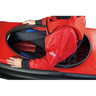 Grabner Hype <b>Schenkelgurte</b><br>
Im Knie-Bereich bietet der HYPE eine vergrösserte Innenbreite, damit man sich mit den Füssen richtig stabil hinein spreizen kann. Für direkten Körperkontakt zum Boot sind die Schenkelgurte, Sitzfläche, Rückenlehne, Hüftpolster und Fussstemmkissen individuell auf die Körpergrösse einstellbar. Werden Sie Eins mit dem HYPE. Selbst Rollen ist sehr gleichmässig möglich!