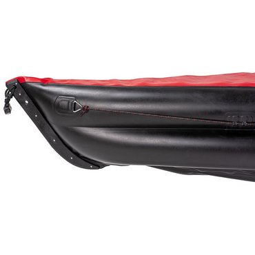 Grabner Holiday XL <b>Multifunktionsleine </b><br>
Bietet zusätzliche Funktionalität entlang des Süllrandes für mehr Sicherheit und flexible Einsatzmöglichkeiten.<br>
• Befestigungspunkte für Spritzdeck-Schnellmontage mit Haken<br>
• Sicheres Festhalten am Boot im Wasser und am Ufer<br>
• Universelle Fixierungsmöglichkeiten für Gepäck und Ausrüstung<br>
• Nicht zum Tragen des Bootes geeignet – dafür sind Griffe an Bug und Heck vorgesehen <br>
