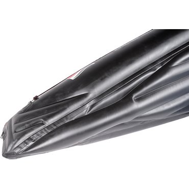 Grabner Riverstar Version 2026 <b>Spürbar leichter paddeln </b><br>
<b>Neuer Wavepiercer-Bug & Luftboden </b><br>
Der neu entwickelte Wavepiercer-Bug und der spitz auslaufende Wavepiercer-Luftboden verlängern die Wasserlinie des RIVERSTAR. Statt eine Bugwelle vor sich herzuschieben, gleitet der RIVERSTAR ruhig und leicht durchs Wasser.<br>
<br>
<b>Vorteile:</b><br>
• Weniger Kraftaufwand beim Paddeln <br>
• Direkte Umsetzung jedes Paddelschlags <br>
• Zügiges Vorwärtskommen auch auf langen Strecken<br>
